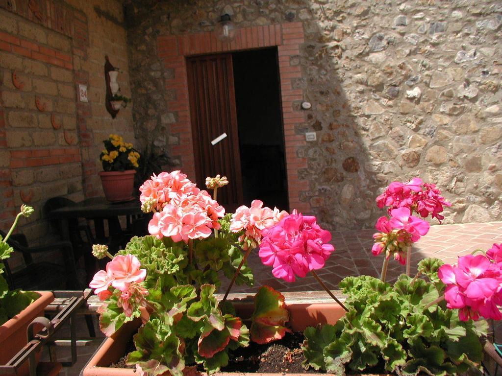 Casa Guaitoli Villa Bagni Di Petriolo Luaran gambar