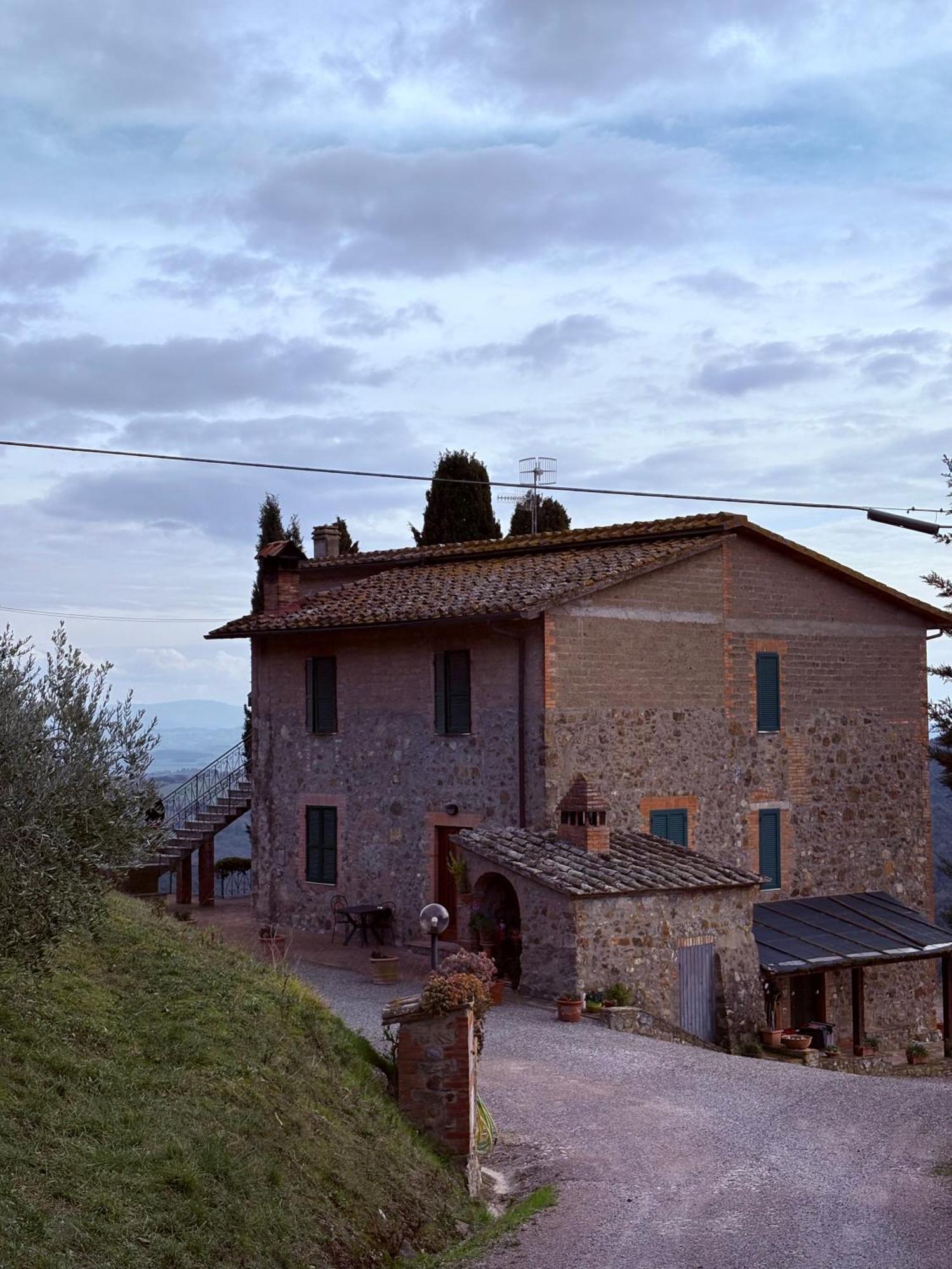 Casa Guaitoli Villa Bagni Di Petriolo Luaran gambar